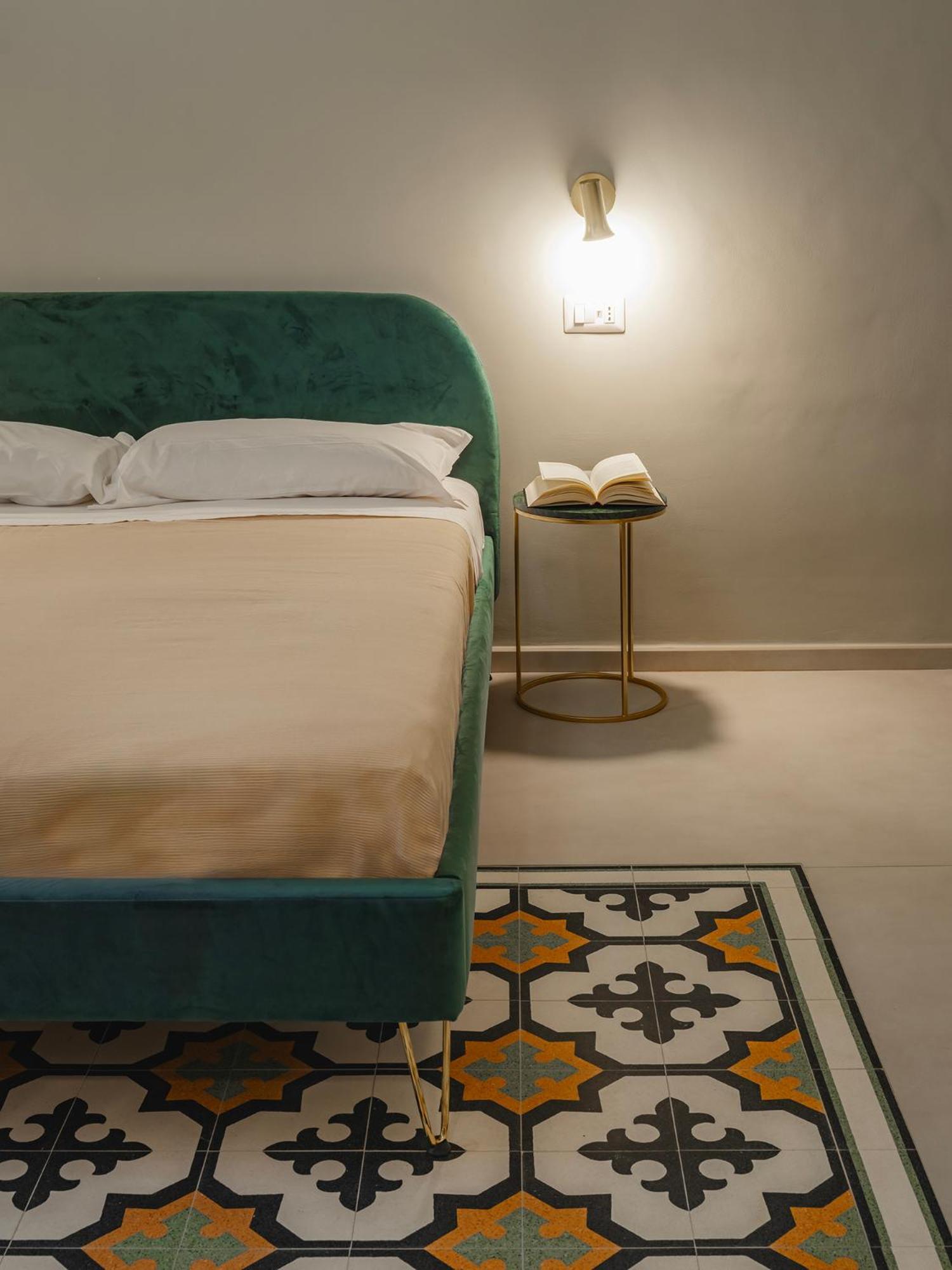 Almica24 Hotel Bari Luaran gambar